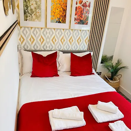-r1- Newly Renovated En-suite Private In Selly Oak *